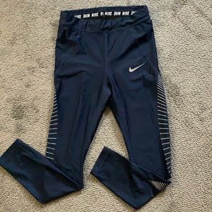 Nike dri fit leggings with pockets